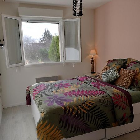 Un Studio Avec Une Entree Independante Thilouze Exteriér fotografie